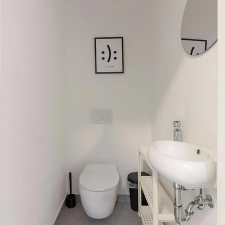 Hisa Hortenzija - And Ljubljana