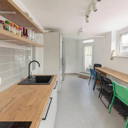 Apartman Hisa Hortenzija - And *