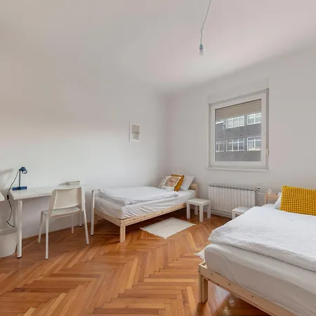 Hisa Hortenzija - And Appartement