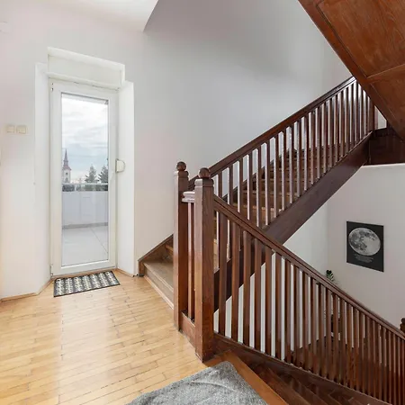 Hisa Hortenzija - And Ljubljana