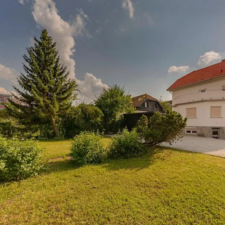 Apartment Hisa Hortenzija - And Ljubljana