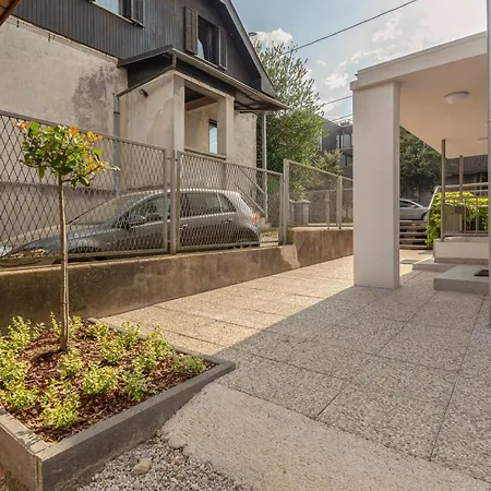 Hisa Hortenzija - And Apartman Ljubljana