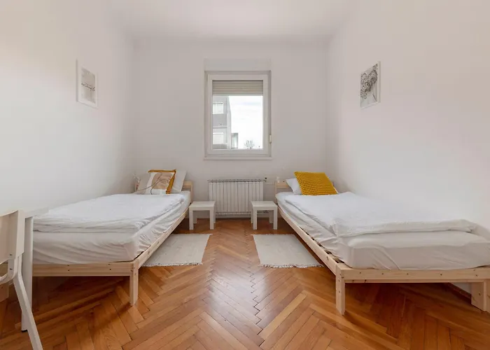 Apartman Hisa Hortenzija - And *