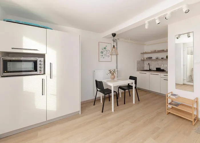 Hisa Hortenzija - And *