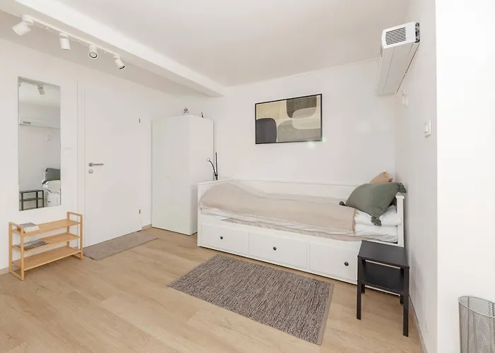 Hisa Hortenzija - And Ljubljana