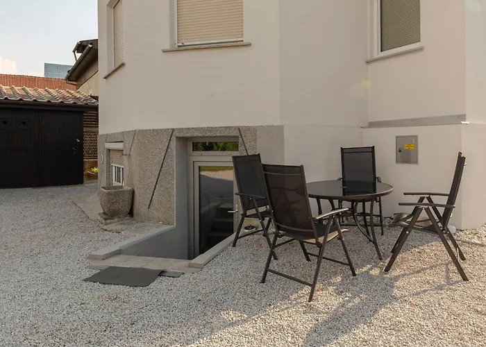 Hisa Hortenzija - And Ljubljana