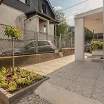 Hisa Hortenzija - And Apartment Ljubljana